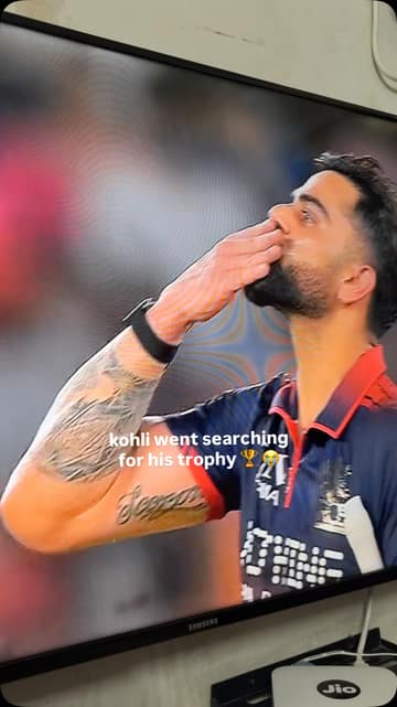 Reel: his biggest trophy🫶🏻😭

#viral #trending #reelkarofeelkaro #fyp #instagood 

virat kohli rcb ipl 19 anushka sharma rajat patidar cricket p