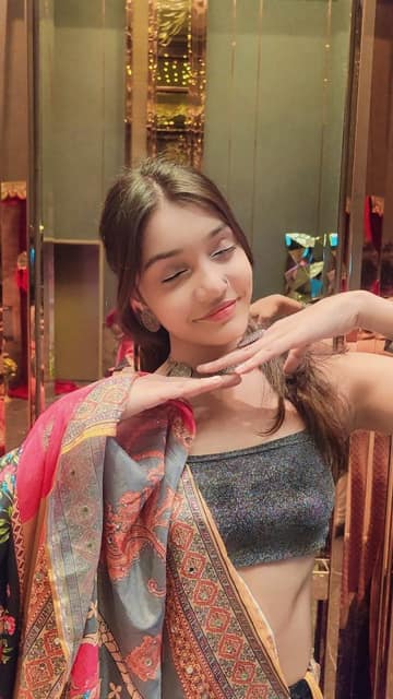 Reel: Bhoolna mt 😤
Delusional who?🥹

#navratrivibes❤️ #couplegoals #delusional #instagramreels #explore #foryoupage #instagram #instagood #life 